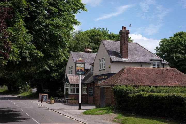 The Farmer Inn pub exterior, Catherington Lane, Waterlooville