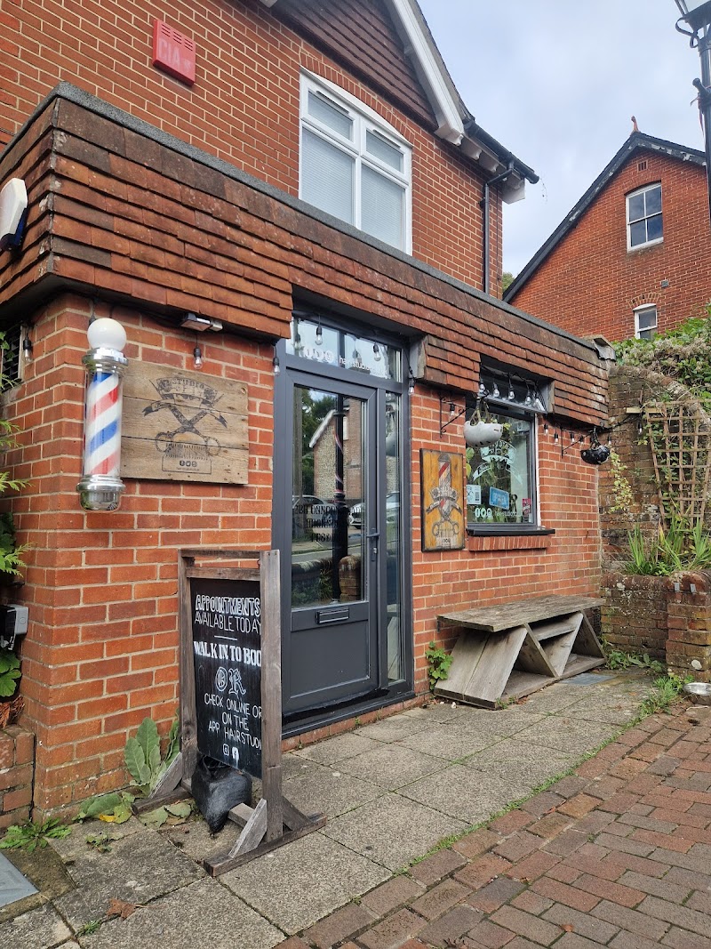 550 Reviews and a Barber Who Helped an Autistic Child Get His First Clipper Cut. Meet Studio H.