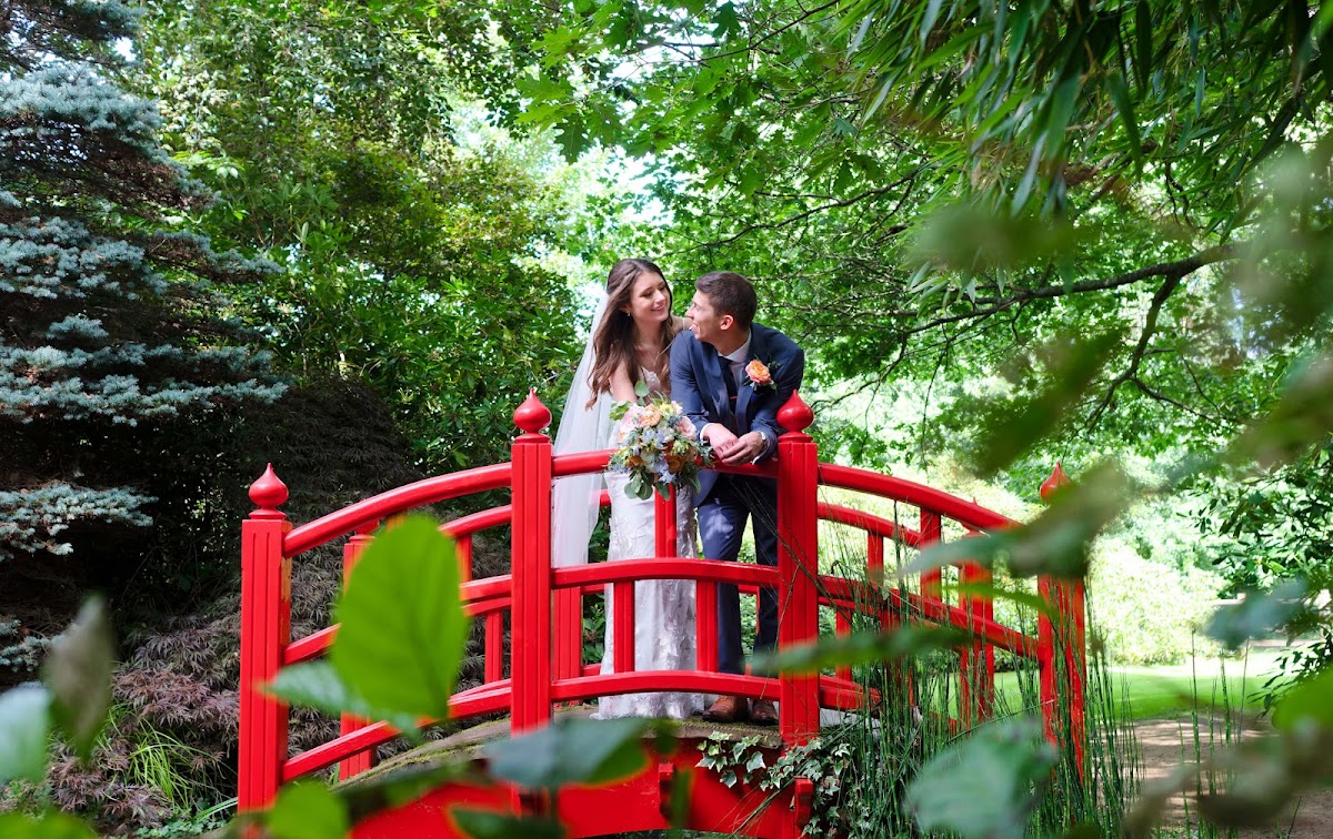 290 Five-Star Reviews: The Hampshire Wedding Photographer Setting the Standard