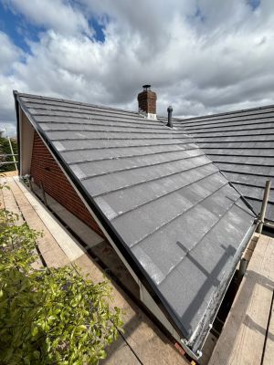 DL Roofing Specialists: Where Hampshire Homeowners Go When The Roof's Actually Leaking