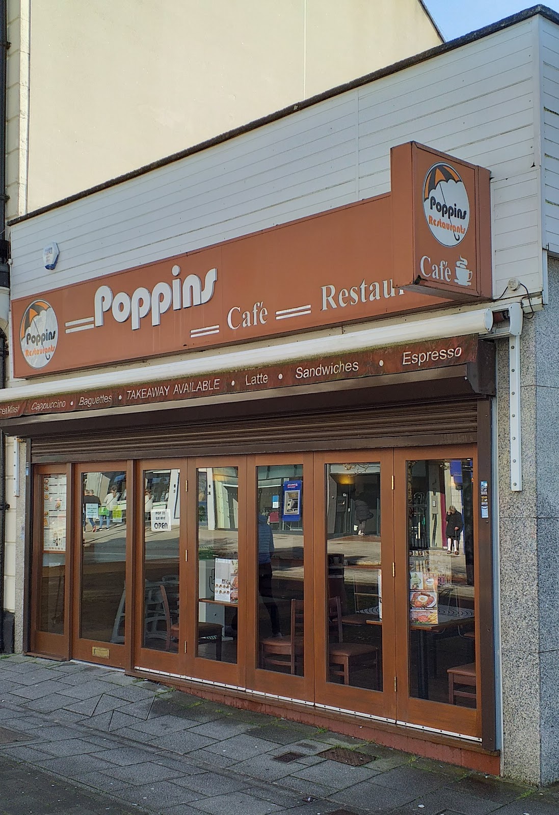 The Café Locals Call an 'Oasis of Taste' in Waterlooville's 'Bland' High Street