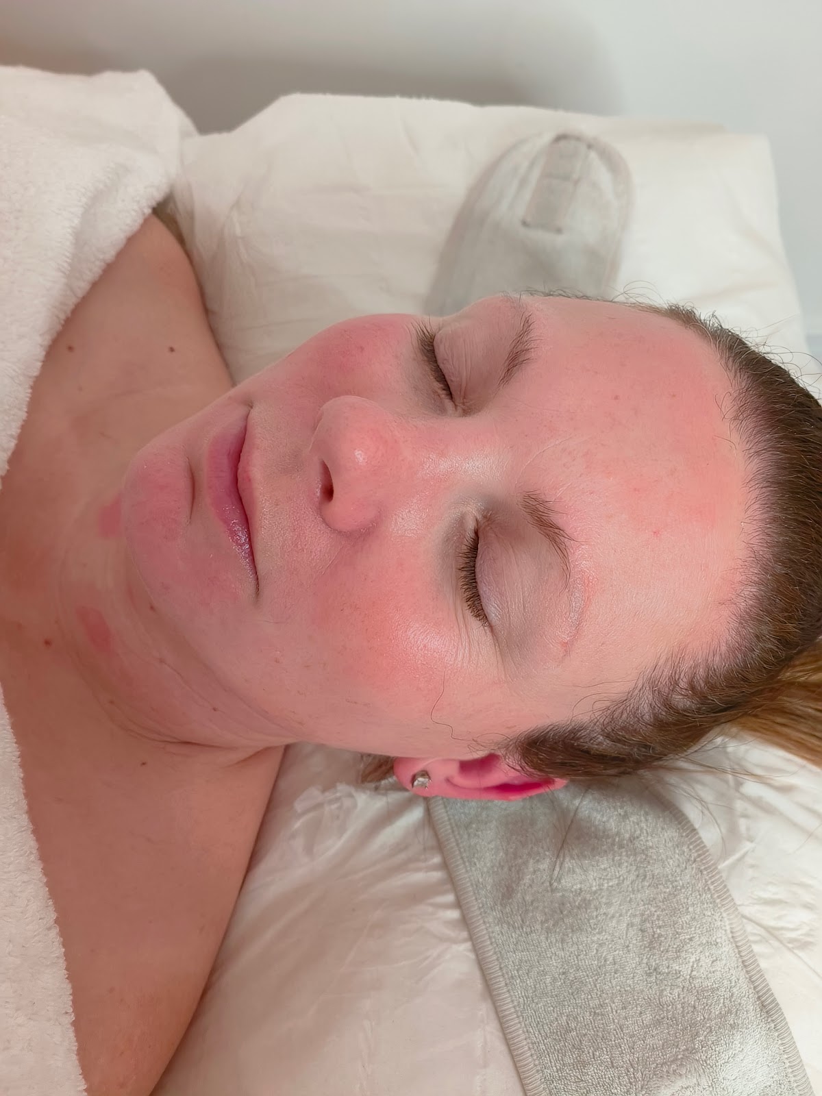 'Rachel Really Listens.' Inside Waterlooville's Holistic Skin Clinic With 28 Perfect Reviews.